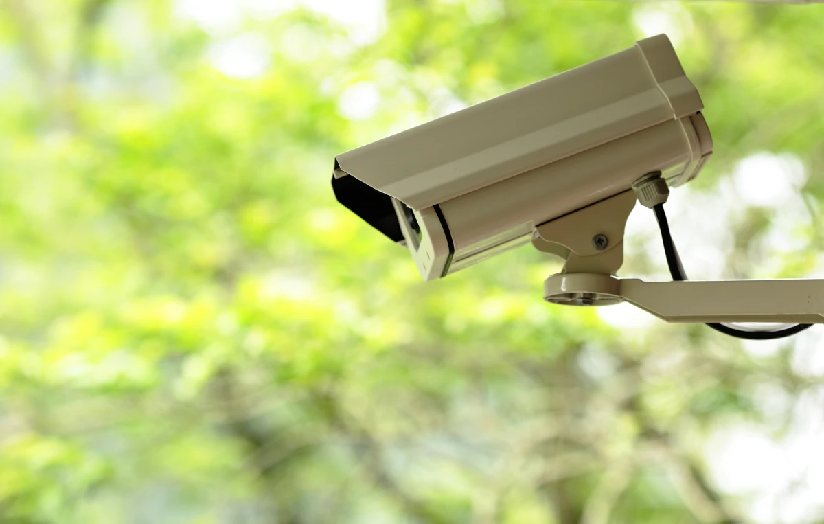 Les contrats de travail à l'ère de la surveillance numérique : entre productivité et vie privée